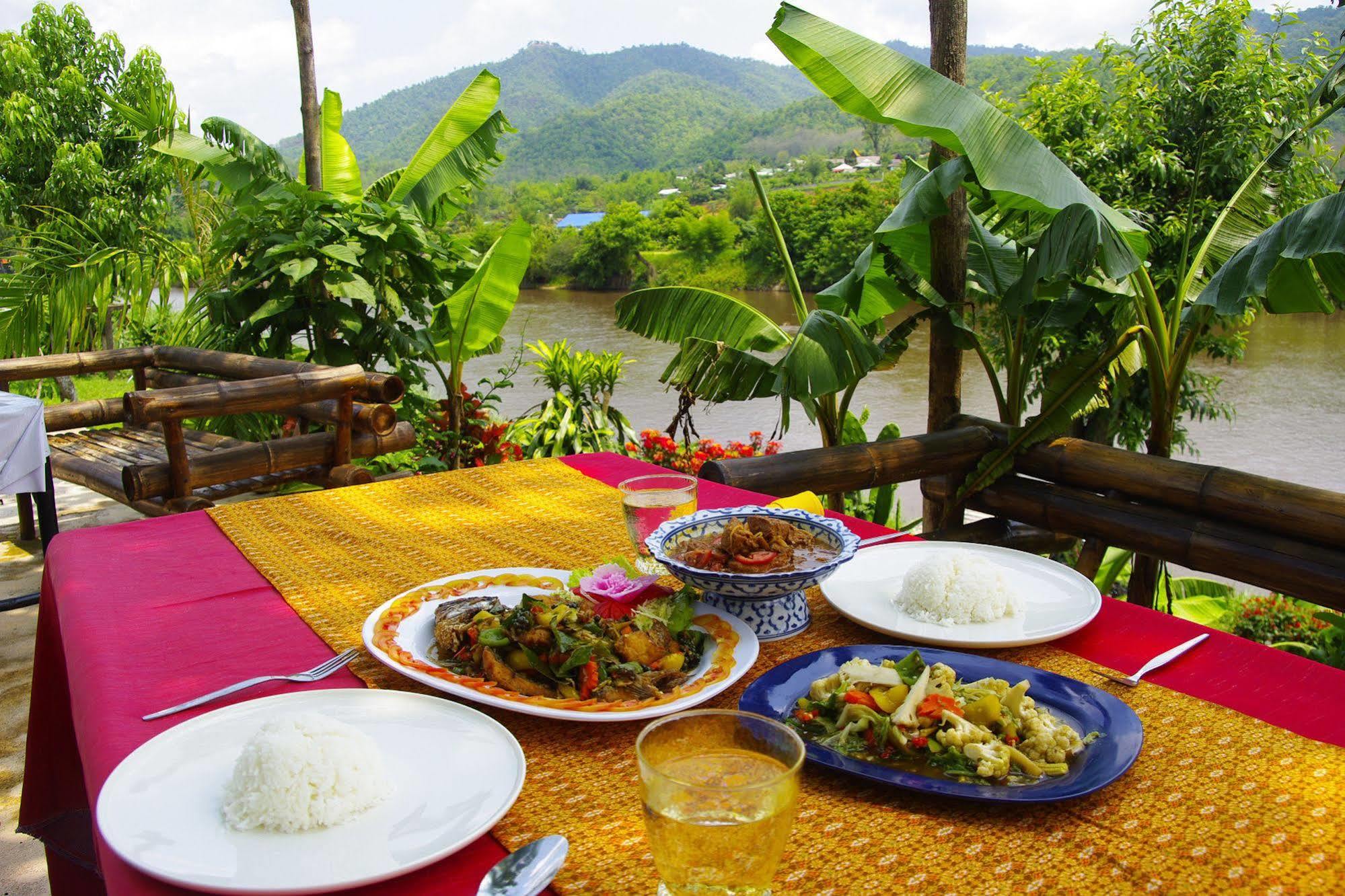Areeya Phuree Resort Thaton Mae Ai Exterior foto